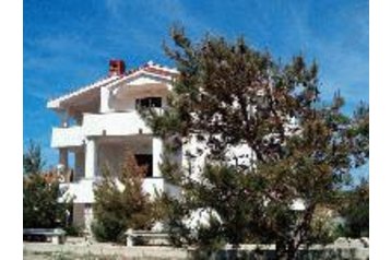 Hrvatska Privát Vrbnik, Eksterijer